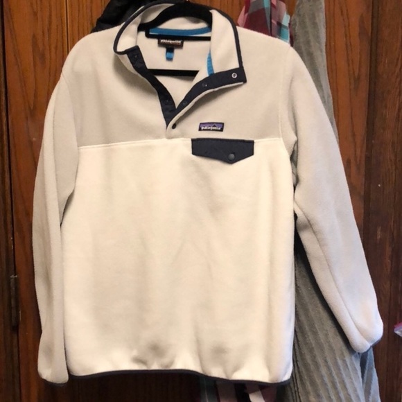 Patagonia Tops - Patagonia Birch White Synchilla BASICALLY NEW